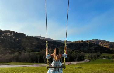 Romantic Getaway with Jacuzzi and Breakfast in Rancho Queimado - Photo 15