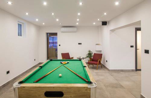 Villa Ume - heated pool, sauna, volleyball court - Photo 5