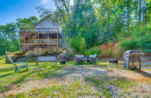 Lakefront Retreat with Multi-Level Deck and Dock! - Foto 25