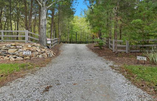 Relax in an upscale, renovated gem - Foto 51