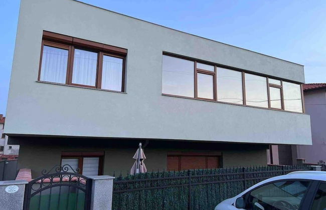 Luxurious Beach House With Wi-fi and Parking - Photo 1