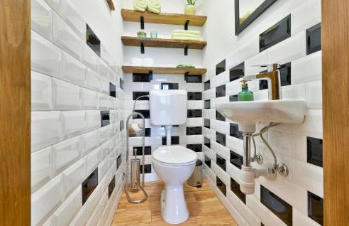 5 Bedroom Awesome Home In Novi Marof - Foto 58