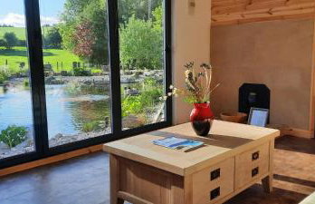 Mid-Wales Farmhouse, swimming pool, tranquil countryside views, sleeps 14 - Foto 12