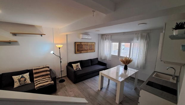 Cozy Apartment up to 6 Persons 3 min to Metro - Foto 2, Imagem principal