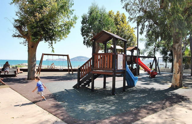 Dinky Home Air-conditioned Penthouse With sea View Terrace - Photo 25