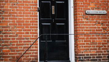 Old Customs House - Photo 3