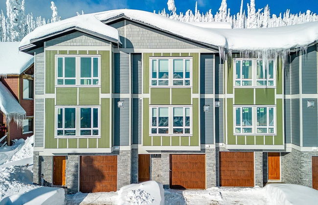 Grizzly Ridge Getaway Brand New, Hot Tub, Sleeps 11 - Photo 37