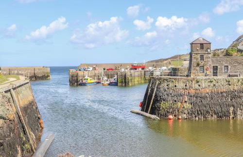 The Hawthorns - Photo 38