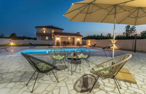 4 Bedroom Cozy Home In Donja Jagodnja - Foto 16