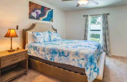 Tavares Retreat with Covered Patio and Private Yard - Foto 11