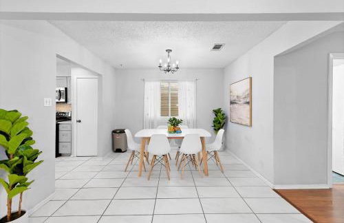 Pet Friendly - Q2 & Domain - King Bed - Pool Table - Foto 11