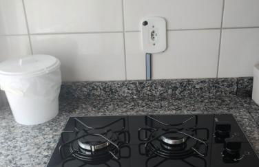 Casa com ar no quarto garagem espaço que cabe uma camionete cozinha completa - Foto 14