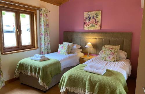 Copper Beech Lodge with Hot Tub - Foto 2