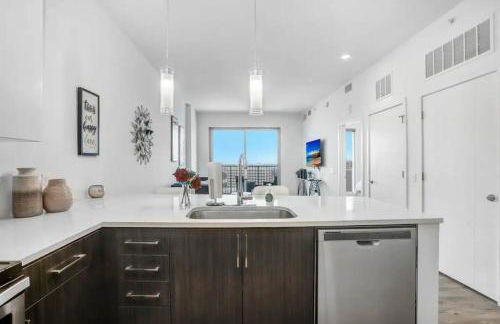 Urban Chic 1BR Downtown Tampa Pool & Balcony Views - Foto 8