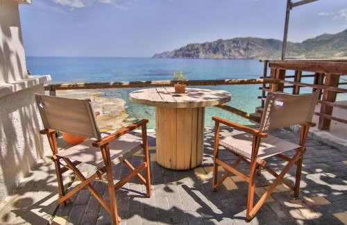 The Wave House By Plakalona Villas & Apartments - Photo 1