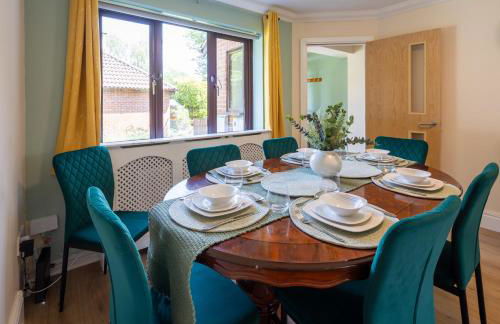 Comfy Chippenham Double Ensuite Home with Large Garden with Parking x 4 - Foto 7