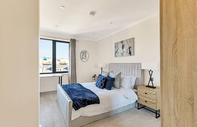 Penthouse Apartment In Brentford - Foto 1