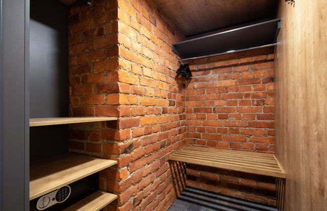 Underwood Art Room - Photo 23