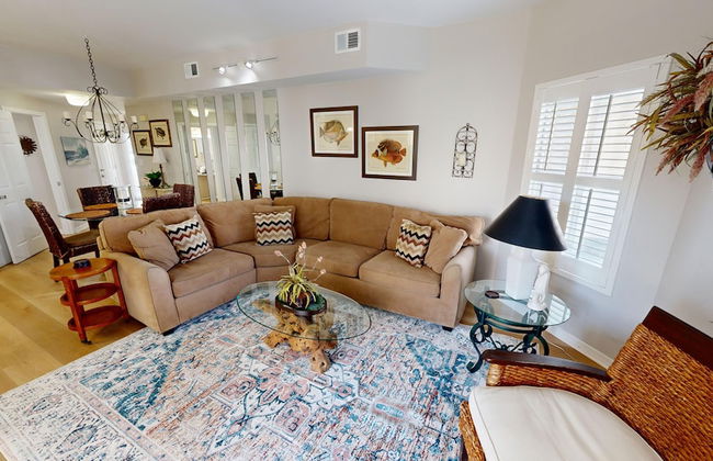 SPC 9136 - Ground Floor 2 BR short walk to beach right by pool by RedAwning - Foto 1