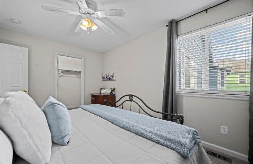 Golden View Townhouse - Walk to Downtown! - Photo 27