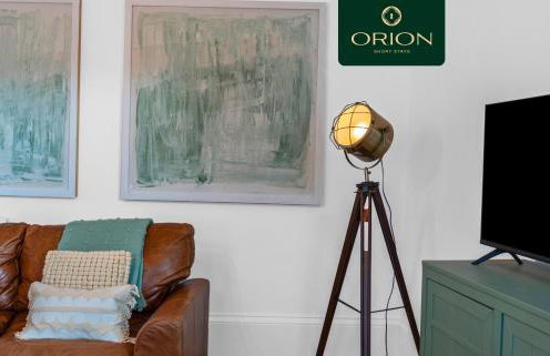 ORION SHORT STAYS is a Renewable Energy Specialist accommodation Provider based in Dundee, We have many properties available for large groups, ASK us for more details and for Custom Quotes, Many properties close to the PORTs and for Large Teams of 100 - Foto 35