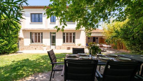 Big House - Parking Privée - Piscine - Wifi - tout équipée - Foto 3, Garden view