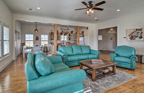 Hot Tub and Game Room! Family Schulenburg Retreat - Foto 4