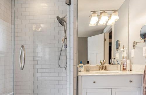 Steps to Dtwn Plymouth! Home with Dog-Friendly Yard - Foto 18