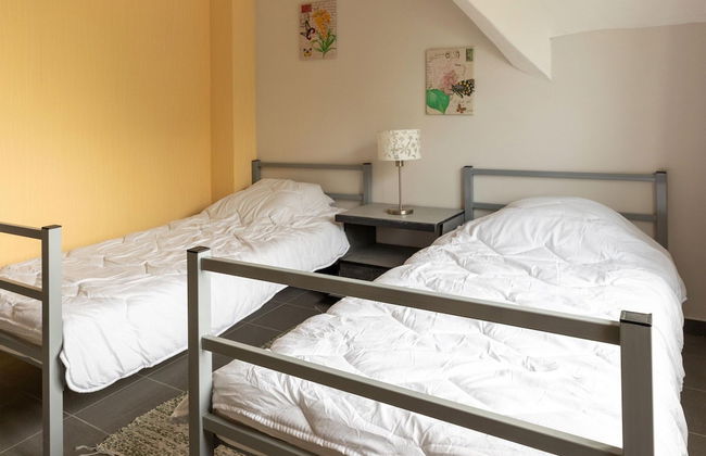 Modern Villa w/ Private Yard - Foto 10