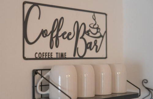 Modern Chic Getaway - Sleeps 11 - Palmwavestays - Foto 33