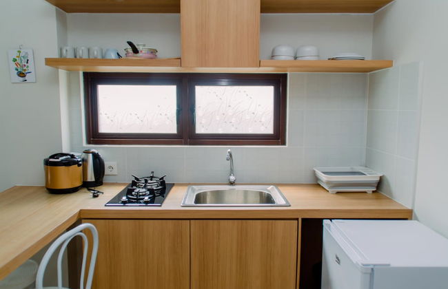 Spacious And Homey 2Br At Asatti Apartment - Foto 7