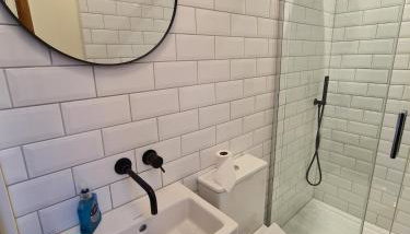 The Shrubbery-Superb Modern home-6 beds-sleeps 11 - Foto 5