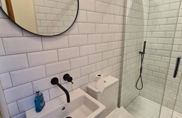 The Shrubbery-Superb Modern home-6 beds-sleeps 11 - Foto 5