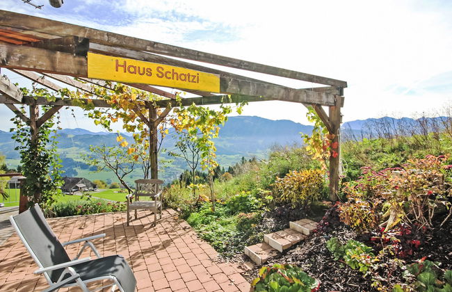 4 bedroom House in Egg with garden and terrace - Photo 3