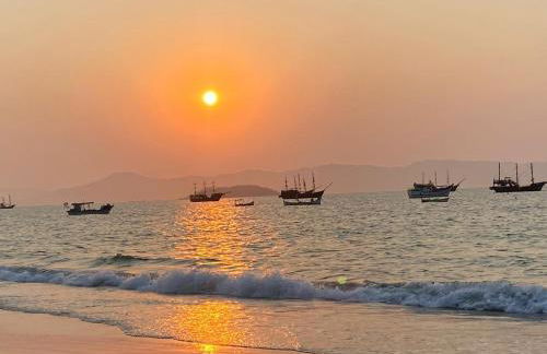 Maravilhoso apartamento Beira-mar praia da cachoeira Florianópolis - Foto 5