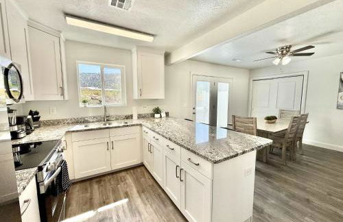 Townhome in Glendale UT near Zion with hot tub - Foto 5