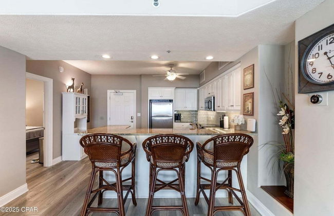 Astonishing Beacfront Condo with 360 sqft Balcony Facing the Ocean - Unit 0302 by RedAwning - Foto 2