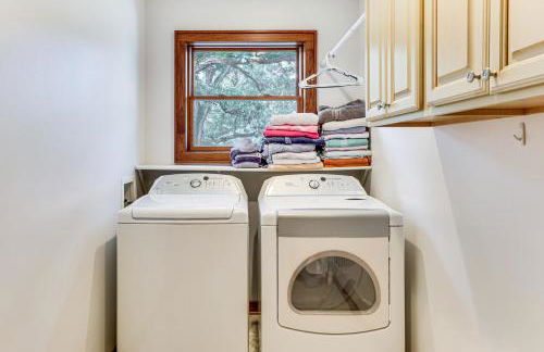 Spacious Edgerton Home with Private Beach and Views! - Foto 26