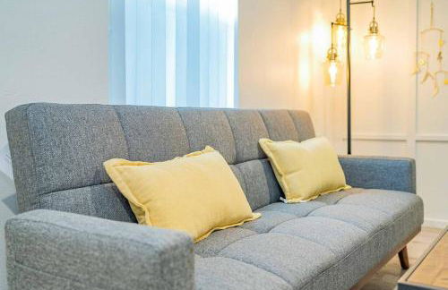 Elegant Country Retreat With Serene Patio Haven - Foto 16