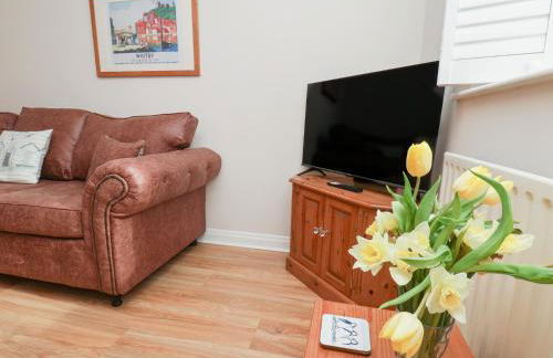 Maypole Cottage - Photo 6