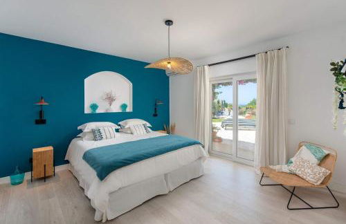 Charming Villa with Pool & Scenic Garden - Foto 21