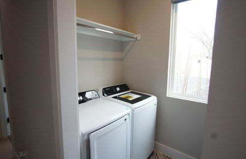 Spacious 4BR Home, 2 min to Market Center DART, Near Uptown, Medical District, Oak Lawn - Foto 12