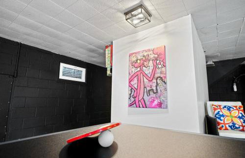 Comfort, Fun, & Charming - 5BR Oasis with Pool - Foto 33