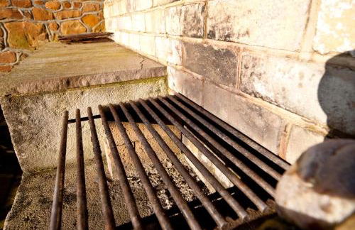 Old Coastguards - Stunning Historic Cottage - Photo 37