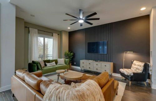 Luxury Townhome! Rooftop-Game Room! Near Broadway! - Foto 1