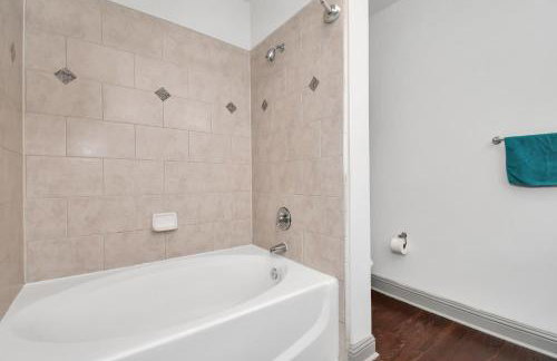 Skyline King Beds Retreat 2BR 2BA Near NRG Medical Center Galleria Mall - Foto 32