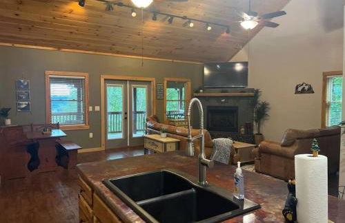 Nantahala Nook, cabin w/hot tub,game room, & wifi - Foto 22