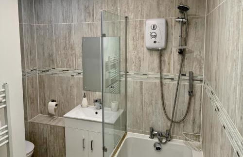 Modern Elegant Home - Photo 25