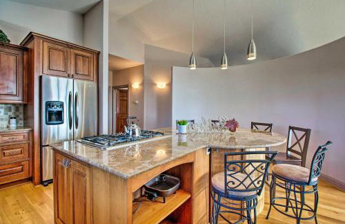 Grand Cabin with Hot Tub and Views - 3 Miles to Hiking - Foto 12