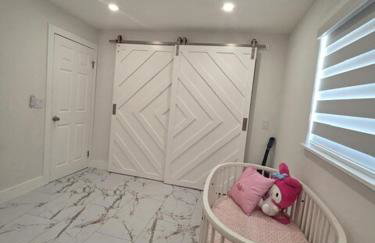 Bright, Modern Home Close to Great Beaches! - Foto 22